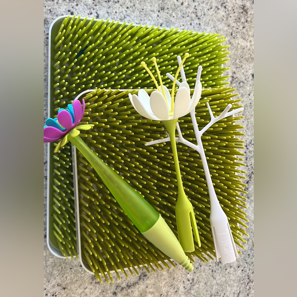 Set of 2 drying racks and accessories